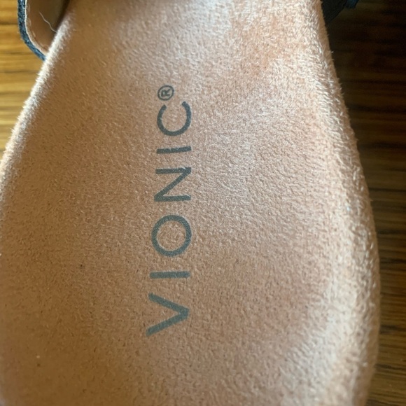 Vionic Bayu Black Wedge Suede Sandals NWOT Size 7 - Picture 5 of 11